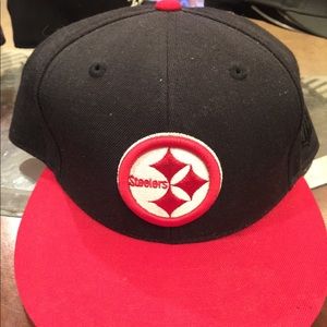 Reebok Men’s Pittsburgh Steelers Fitted Hat Red